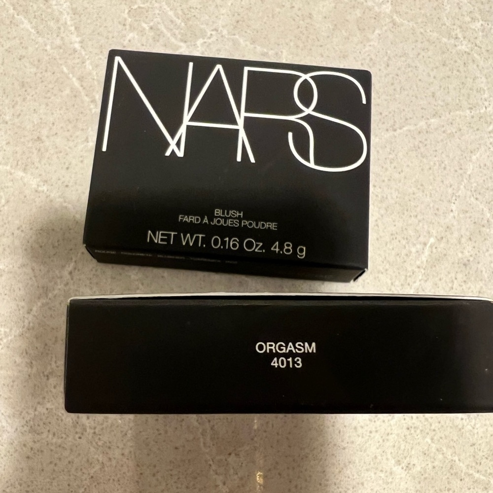 Nars Orgasm - peachy pink with shimmer blush